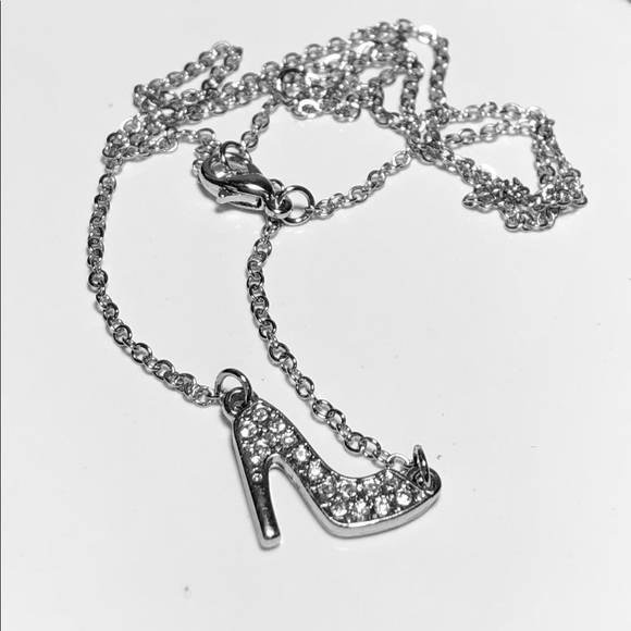 Silver/Gold high heel shoe necklace - Picture 1 of 2